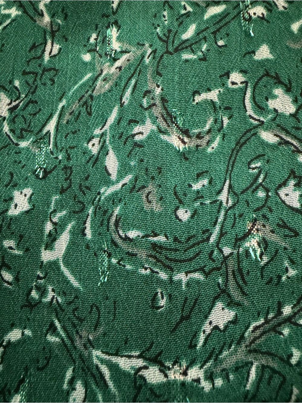 cupcakes & cashmere Green Floral
Paisley Smocked Balloon Sleeve Blouse, Size M - Picture 7 of 14